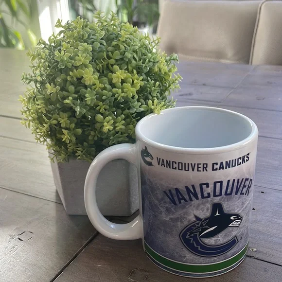 “Hockey Dad” Vancouver Canucks coffee mug. - Picture 2 of 5